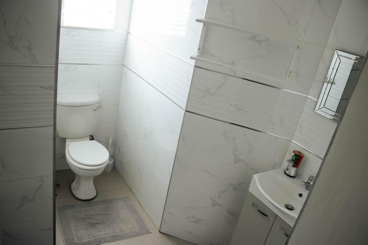 Mi Vida Guesthouse Клерксдорп Экстерьер фото